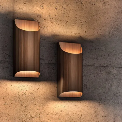 Lampada da parete in metallo finitura bronzo spazzolato Aprile Applique di Pentalight