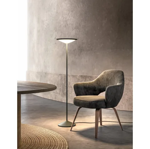 Lampada da terra con struttura in metallo e diffusore in vetro Narciso di Pentalight