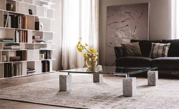 Tavolino con base in marmo e piano in cristallo Dielle di Cattelan Italia