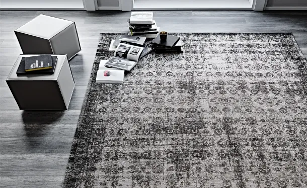 Tappeto Mapoon in cotone e ciniglia a rilievo dall'aspetto slavato e consumato di Cattelan Italia