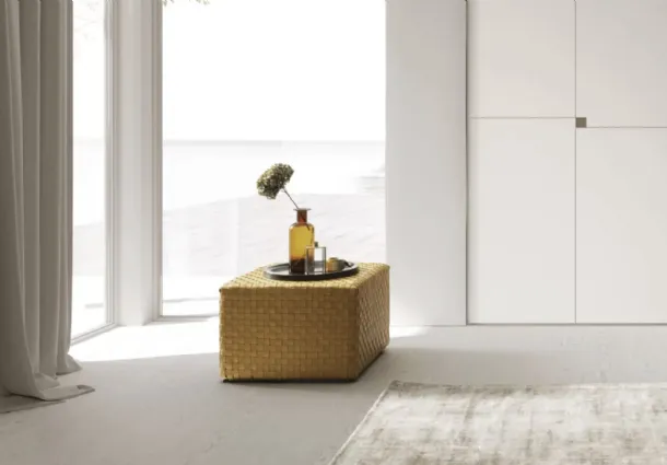 Pouf Dama in cuoio intrecciato a mano di Presotto
