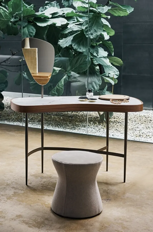 Scrittoio Venus con top in ceramica e legno e struttura in metallo di Bonaldo
