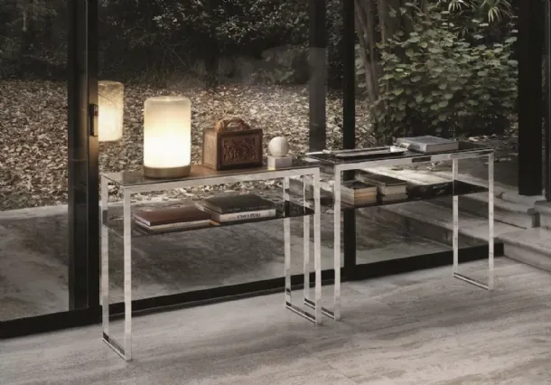 Lampada da tavolo Pop in vetro sfumato bianco con base in acciaio laccato di Bontempi