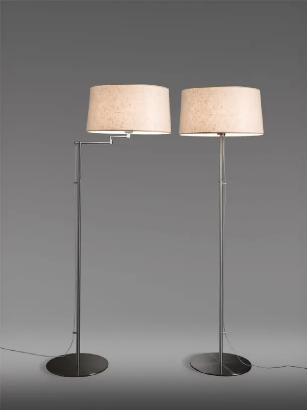 Lampada da terra Bridget in tessuto e metallo di Pentalight