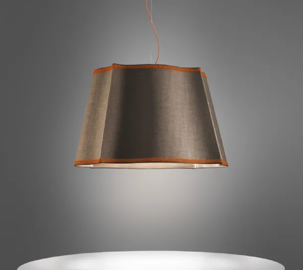 Lampada a sospensione Club House in tessuto con passamaneria a contrasto di Pentalight