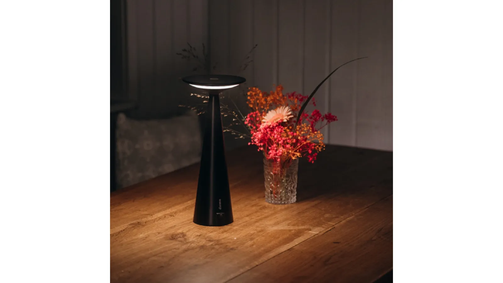 Lampada da tavolo Dama di Zafferano