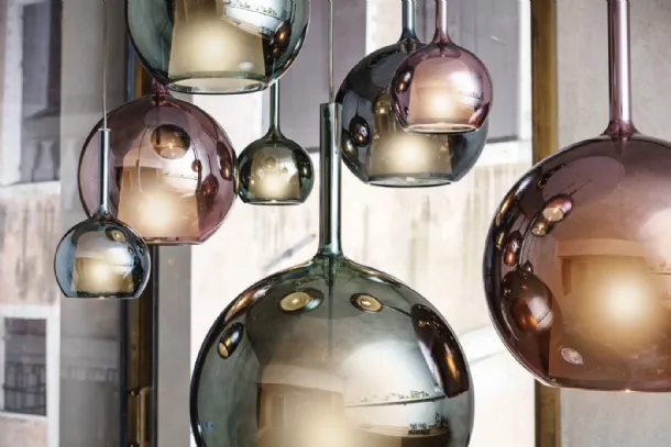 Lampada a sospensione composta da sfere di vetro di dimensioni diverse Glo di Pentalight