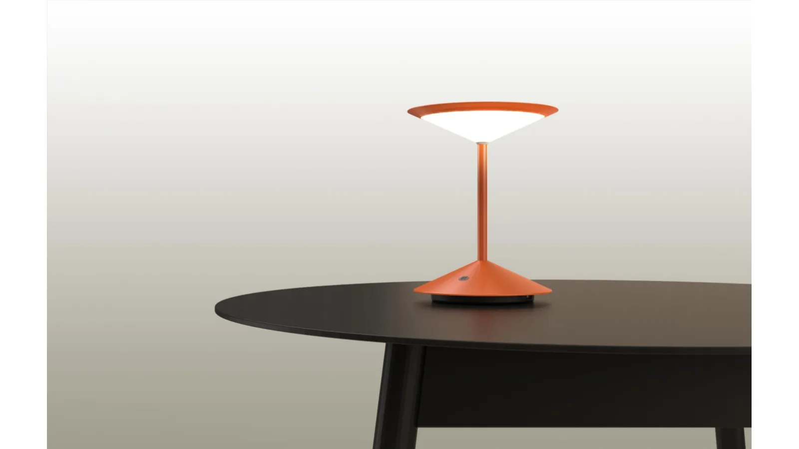 Lampada da tavolo Narciso di Pentalight