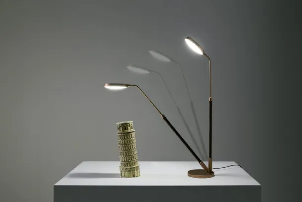 Lampada da tavolo in metallo Spoon di Pentalight