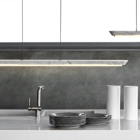 Lampada a sospensione minimalista in marmo di Carrara Woody di Pentalight
