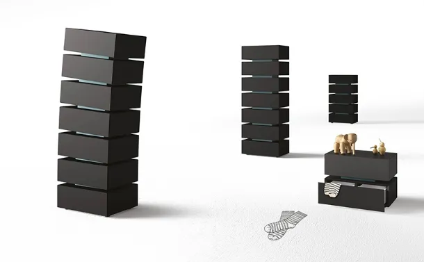 Comodino e Cassettiera NYC & Pisa in legno laccato di Minotti Italia