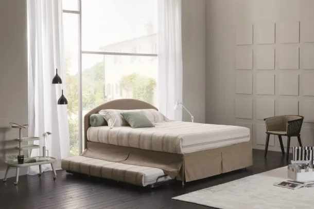 Letto Combi in tessuto con testiera arrotondata e secondo letto sotto al vano contenitore Castle e Banner di Oggioni