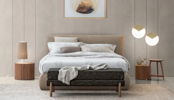 Letto in tessuto imbottito con testiera Feeling Round di Oggioni