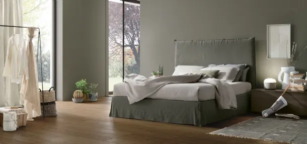 Letto con testiera in tessuto imbottito Hera di Tomasella