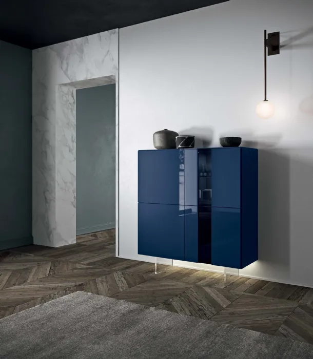Madia Alta I-Modul Art in laccato lucido con piedini in metacrilato trasparente di Presotto