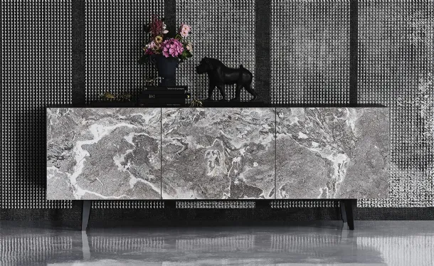Madia Metropol in legno con ante rivestite in ceramica Marmi di Cattelan Italia