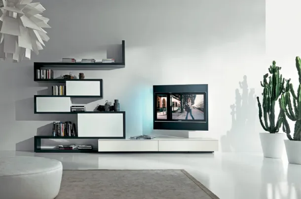 Parete Attrezzata Side 09 in finitura rovere vivo laccato nero e laccato inverno opaco con ante scorrevoli in vetro satinato laccato inverno di Fimar