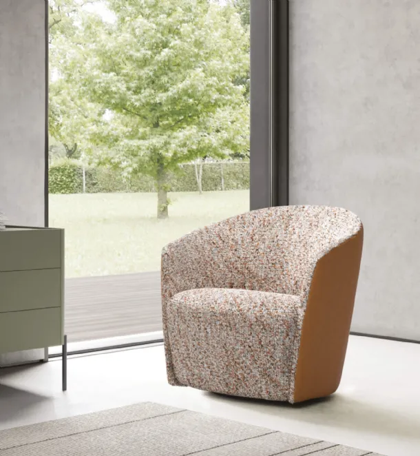 Poltroncina Fuller in tessuto e pelle di Presotto
