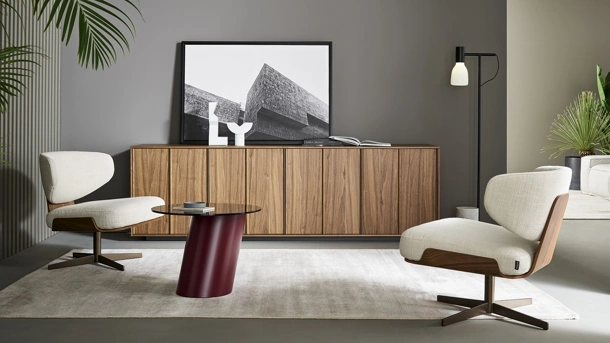 Poltrona di design Olos in tessuto e legno di Bonaldo