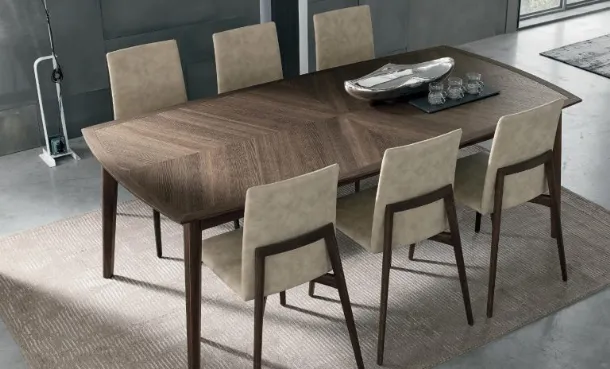 Sedia York in ecopelle vintage e struttura in legno di rovere moka di Tomasella