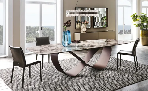 Tavolo con piano in ceramica effetto marmo Butterfly Keramik di Cattelan Italia