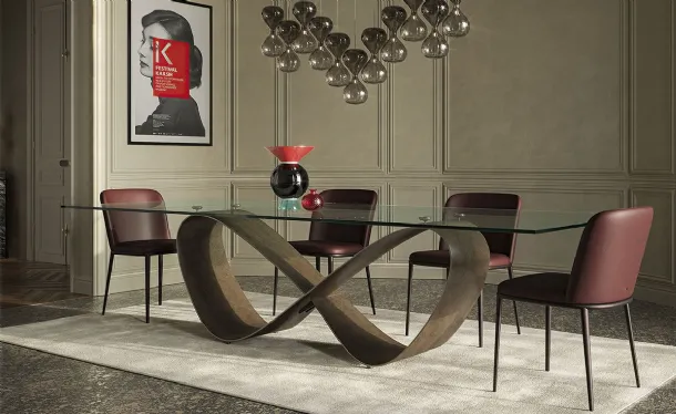 Tavolo con base in acciaio e piano in cristallo bisellato Butterfly di Cattelan Italia