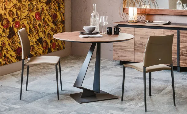Tavolo rotondo con piano in legno e base in acciaio Roger di Cattelan Italia