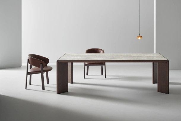 Tavolo Oshi in ceramica e legno di Bonaldo