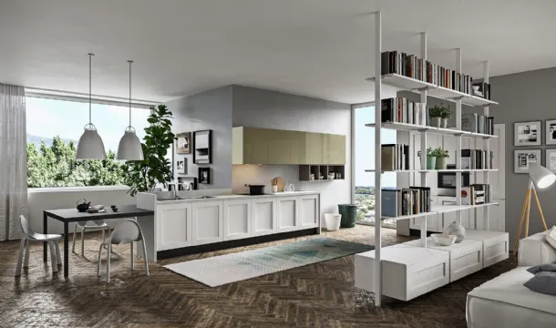 Cucina Classica con penisola Licia in legno di Rovere Bianco con pensili in laccato lucido di Aran