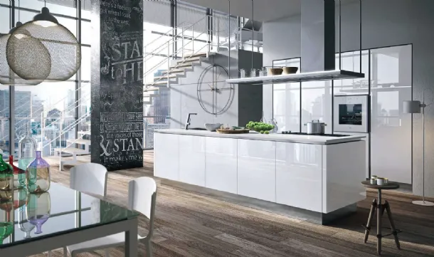 Cucina Design con isola Bijou in vetro Bianco lucido di Aran