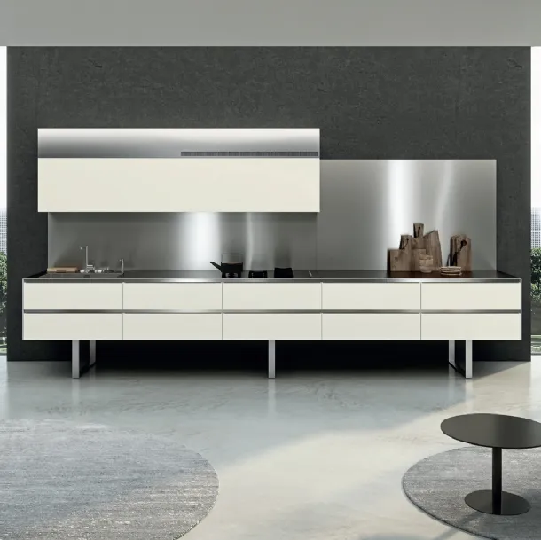 Cucina Design Volare con isola in laccato Bianco lucido di Aran