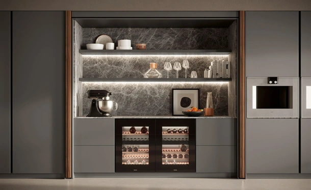 Cucina lineare a scomparsa su misura Linea Luxe in laccato e legno di Composit