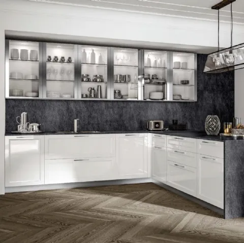 Cucina su misura con penisola Marilyn in laccato Bianco lucido di Composit