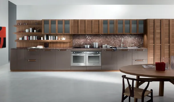 Cucina su misura lineare Noisette in laccato opaco e Noce Americano di Composit