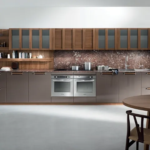 Cucina su misura lineare Noisette in laccato opaco e Noce Americano di Composit