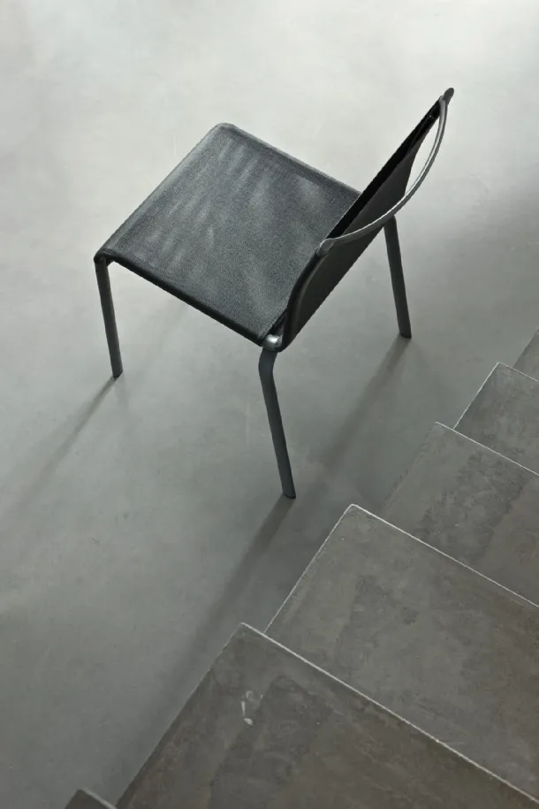 Sedia da giardino impilabile Net Outdoor con rivestimento in Texplast e struttura in acciaio laccato di Bontempi