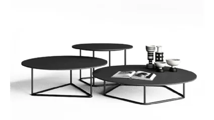 Tavolini con top in cemento antracite Circus di Minotti Italia