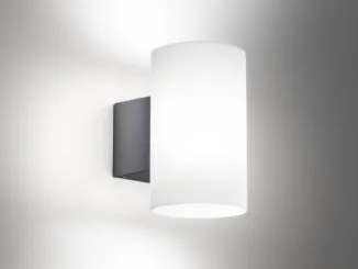 Lampada in alluminio con diffusore in policarbonato Bianca di Zafferano