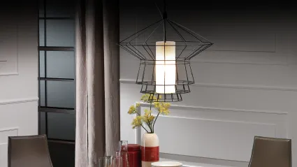 Lampada a sospensione in acciaio verniciato e rivestimento in tessuto Zeppelin di Cattelan Italia