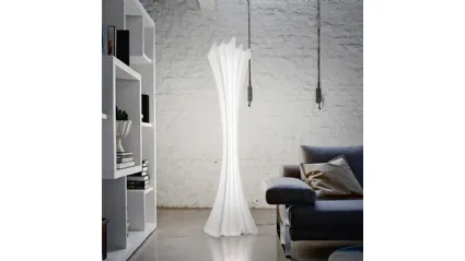 Lampada appendiabiti da terra in polietilene bianco Sipario Light di Cattelan Italia