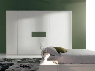 Armadio di design con ante battenti con porta tv estraibile in laccato bianco e verde Dream di Fimar