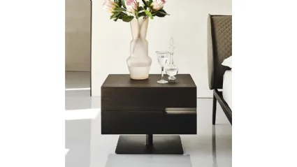 Comodino in legno con base in metallo Ciro di Cattelan Italia