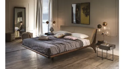 Letto con struttura in legno e testiera in ecopelle Nelson di Cattelan Italia