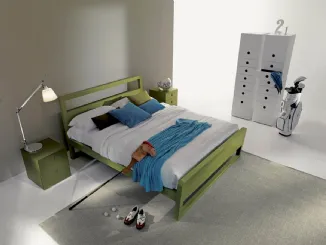 Letto in legno con testiera e box contenitore sollevato da terra Feel di Fimar