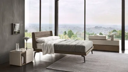 Letto con testiera in tessuto e struttura in legno Nest di Sangiacomo
