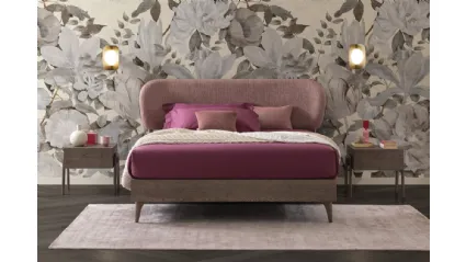 Letto Mirabel in legno con testiera in tessuto di Oggioni