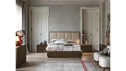 Letto Prestige con testiera imbottita rivestita in ecopelle di Tomasella