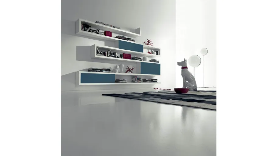 Mobile sospeso Side 18 in finitura rovere vivo laccato inverno e ante scorrevoli in vetro satinato laccato avio di Fimar