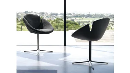 Poltroncina di design ispirata ad un fiore One Flo di Desirèe