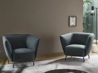 Poltroncina Arno in tessuto imbottito con trapuntatura o liscio di Bonaldo
